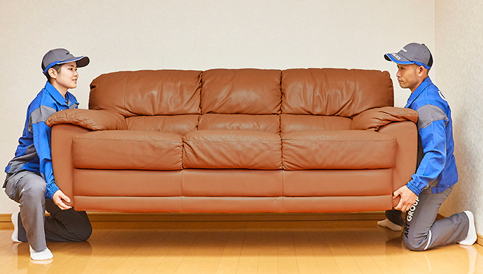 �ƍ������܂����� - 2�l�̃X�^�b�t���\�t�@���^��ł���l�q